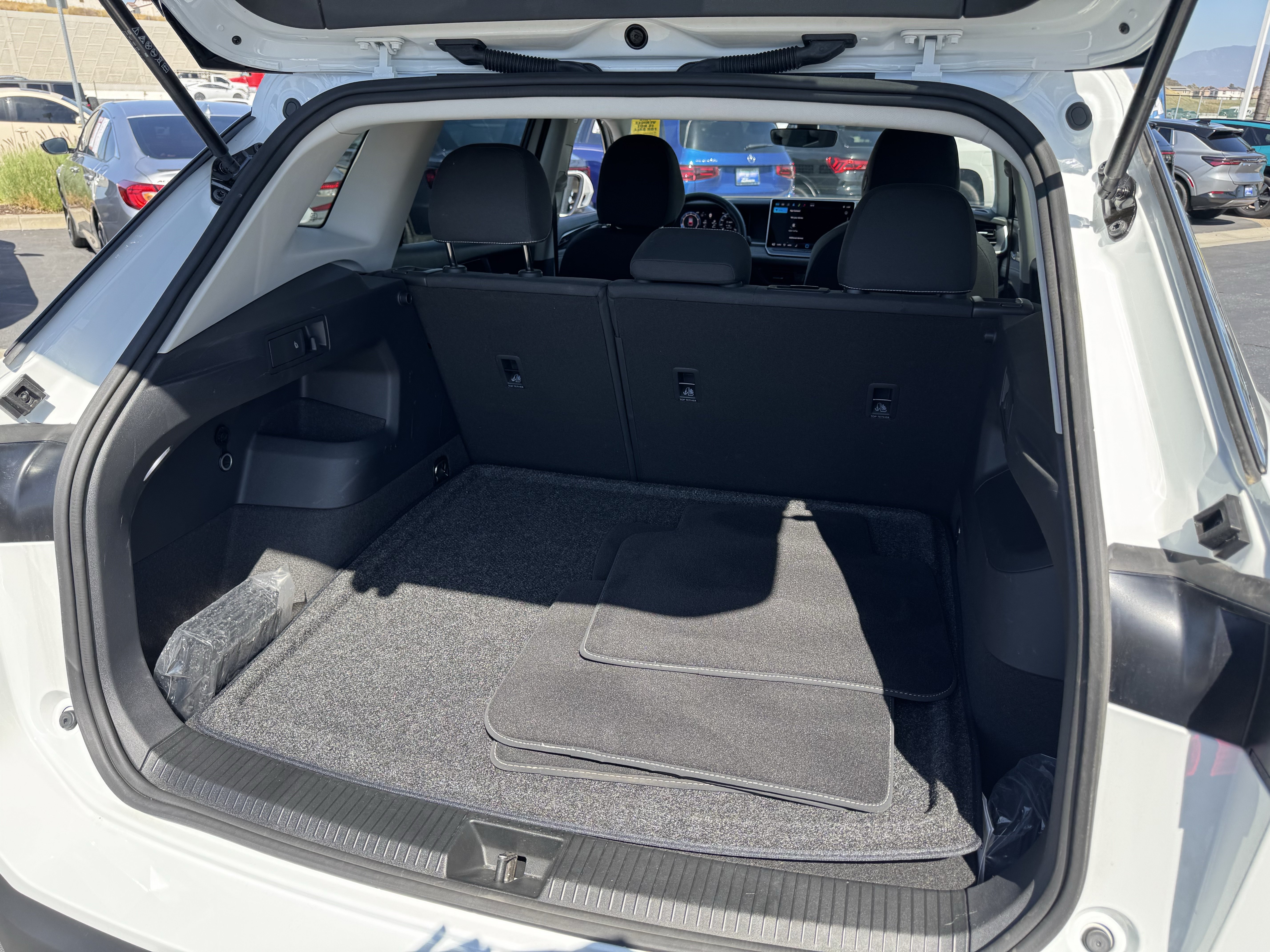 Certified 2025 Volkswagen Tiguan S FWD image 34