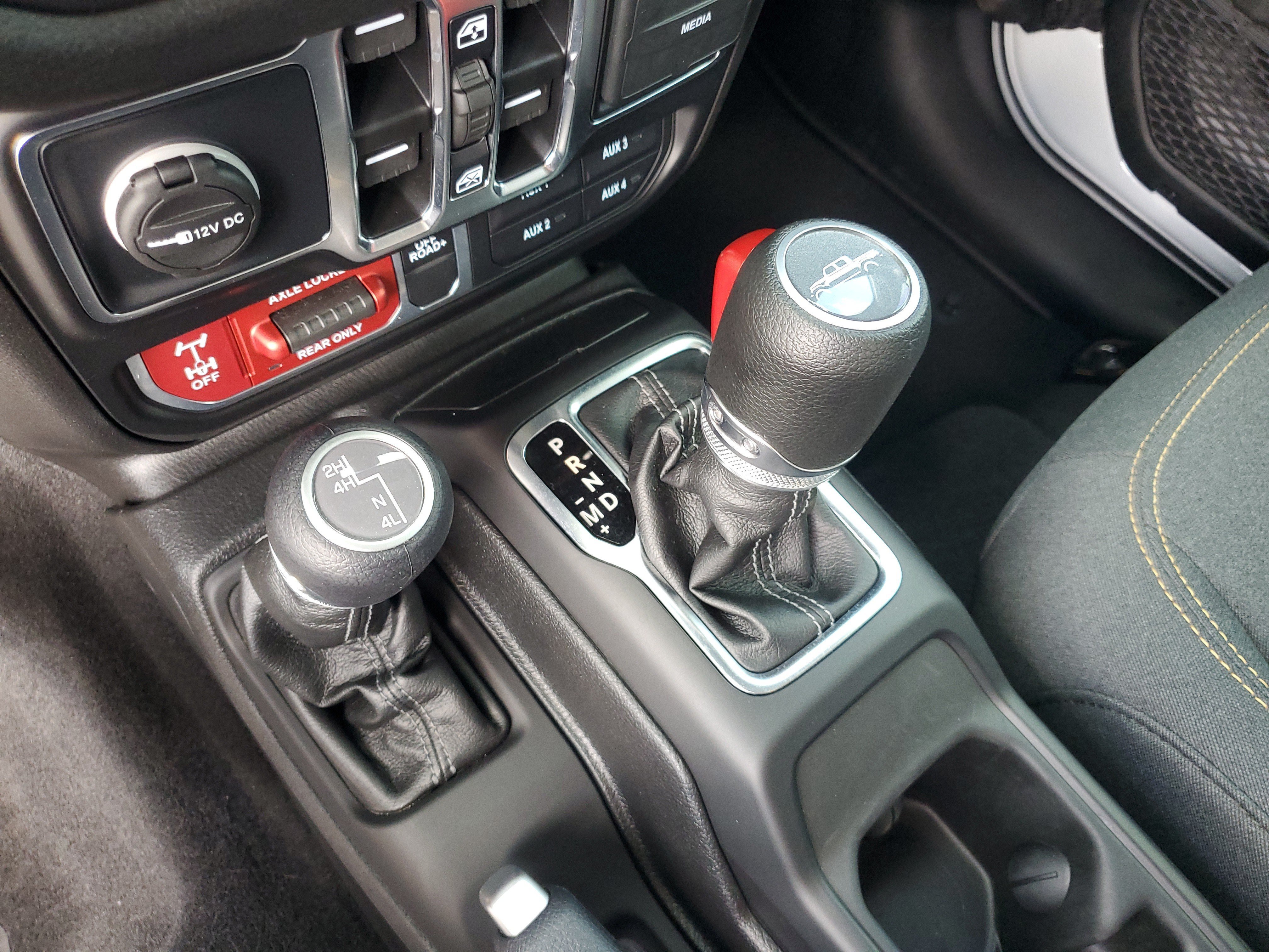 Used 2025 Jeep Gladiator Sport AWD/4WD image 23