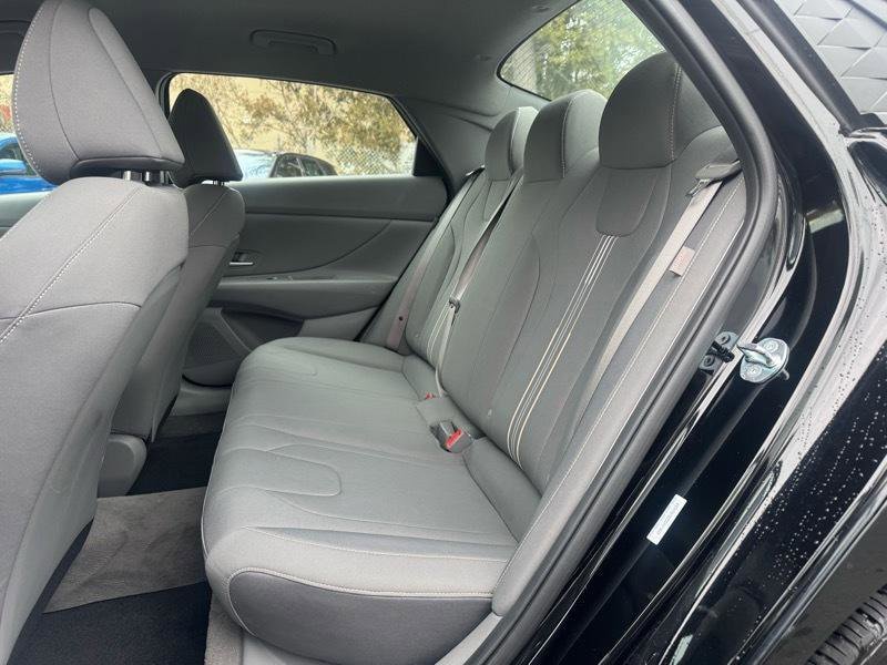 Used 2025 Hyundai Elantra Sport image 9