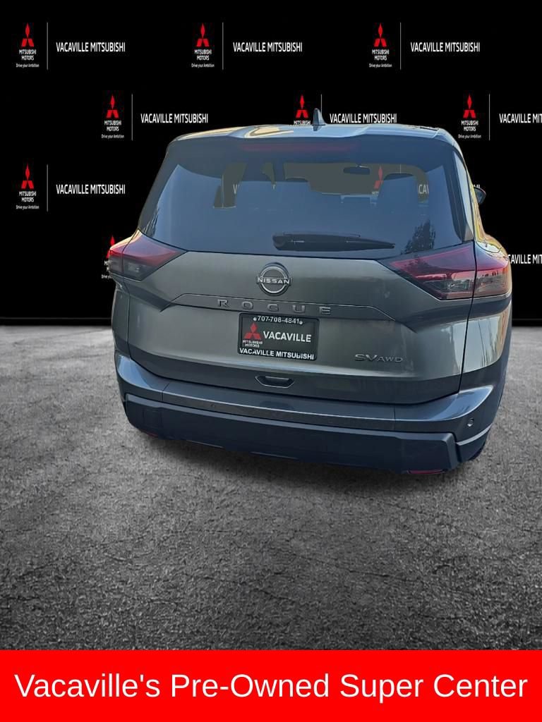 Used 2024 Nissan Rogue SV AWD/4WD image 4
