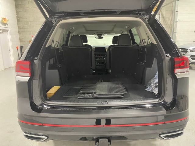 Used 2025 Volkswagen Atlas SE image 17