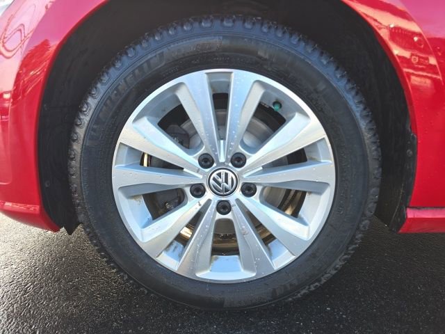 Used 2018 Volkswagen Golf SE image 11