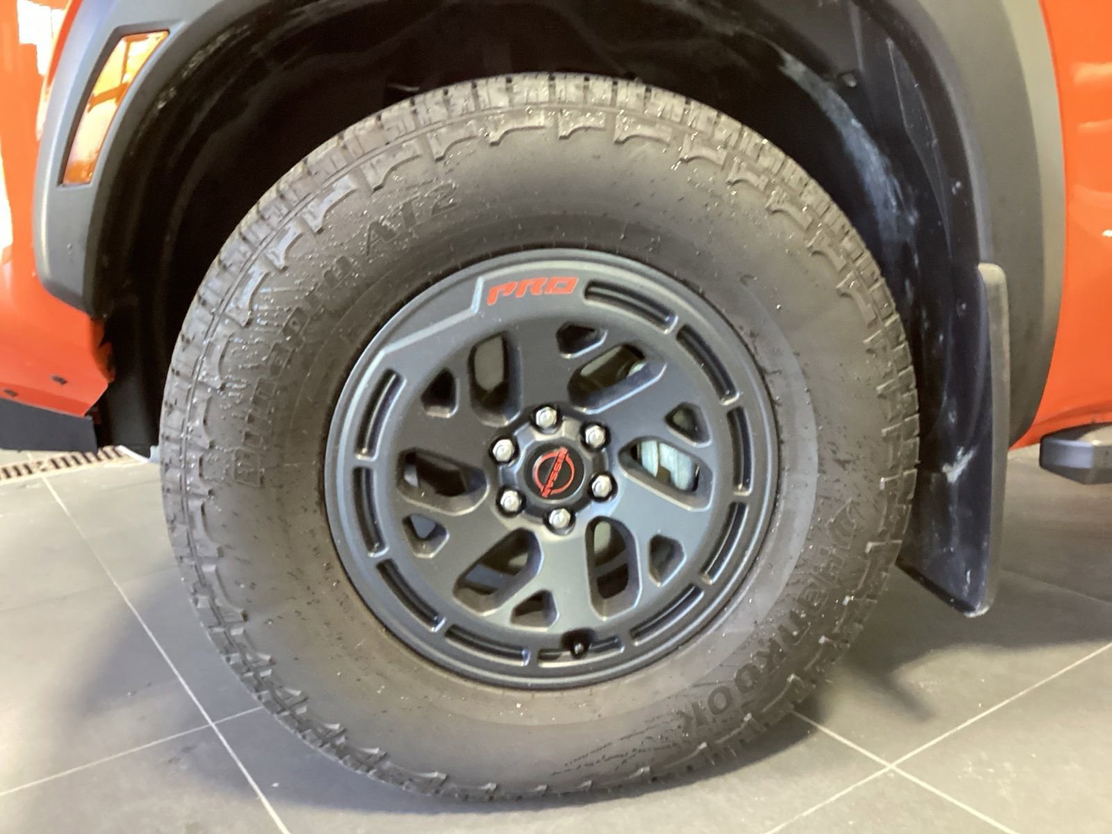 Used 2025 Nissan Frontier PRO-4X AWD/4WD image 12