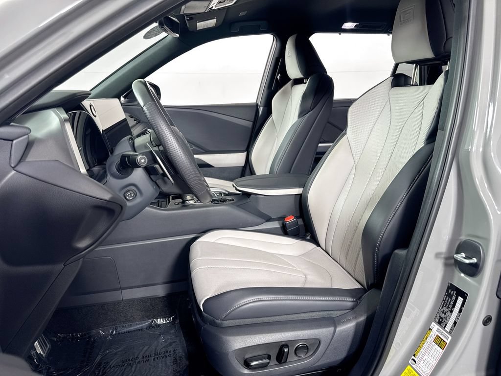 Used 2025 Lexus TX 500h AWD w/ Technology Package image 27