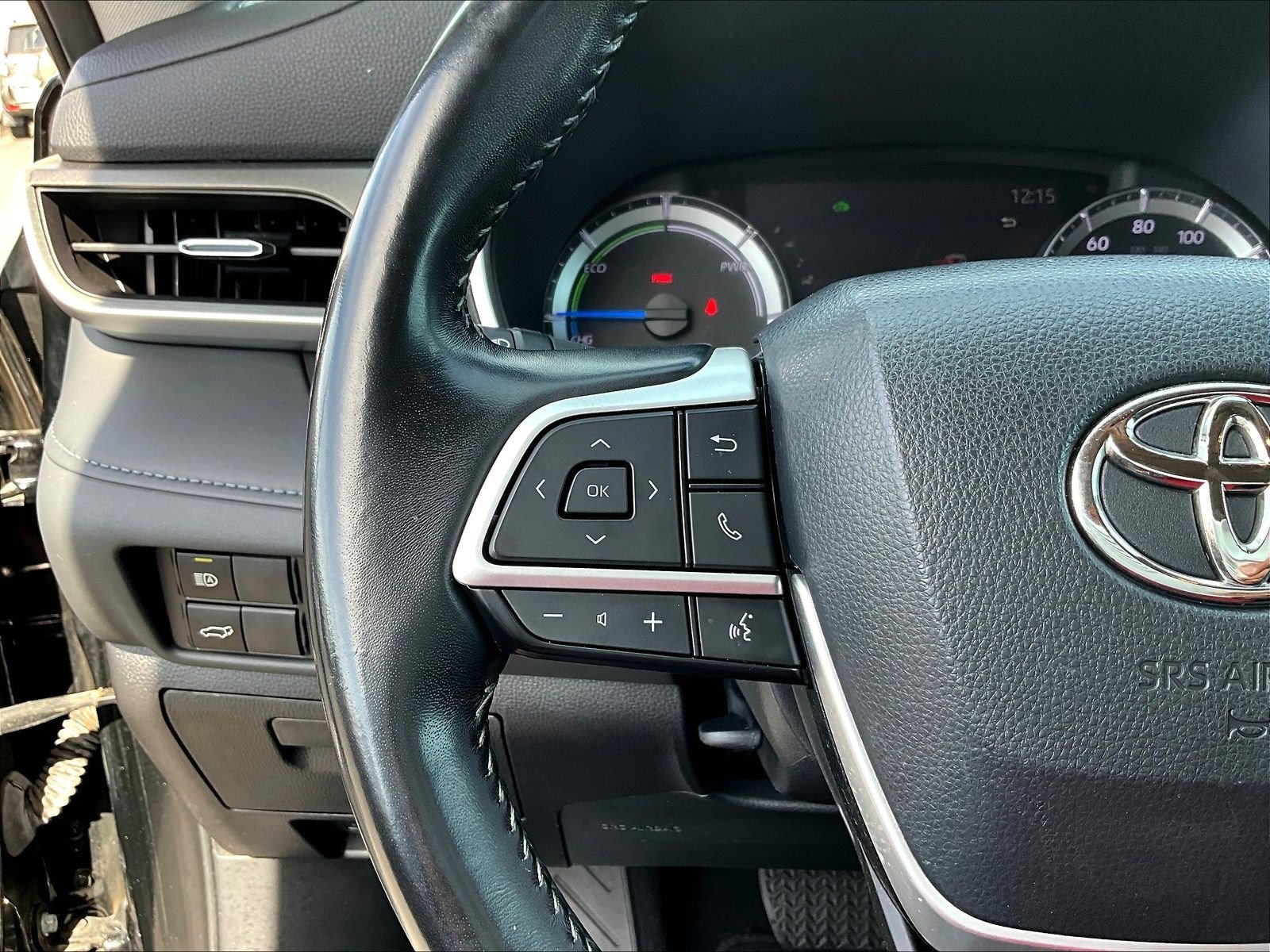 Used 2023 Toyota Highlander XLE AWD/4WD image 11