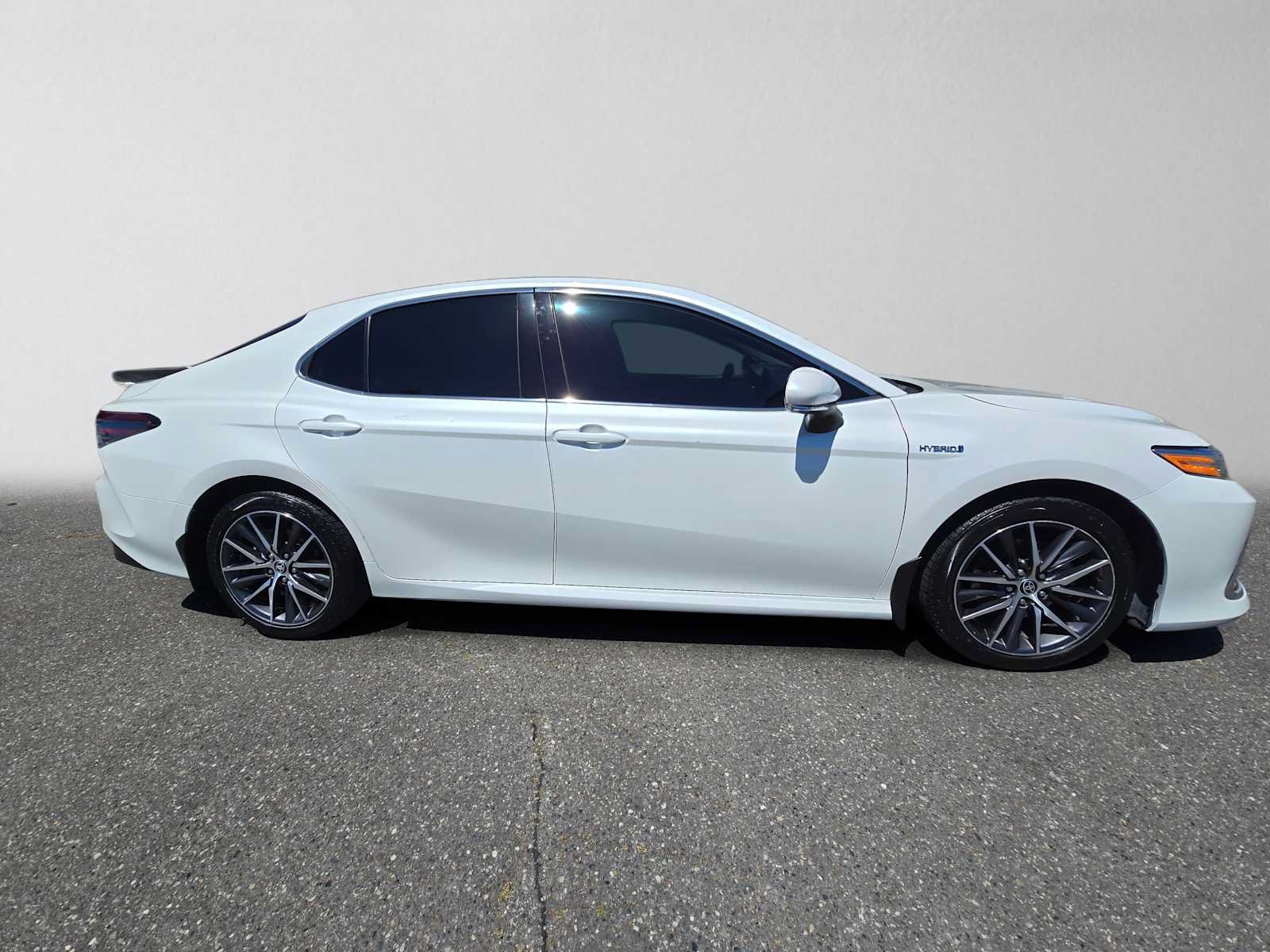 Certified 2021 Toyota Camry XLE FWD image 2