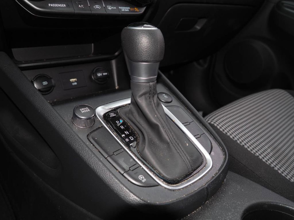 Used 2022 Hyundai Kona SE w/ Cargo Package AWD/4WD image 9