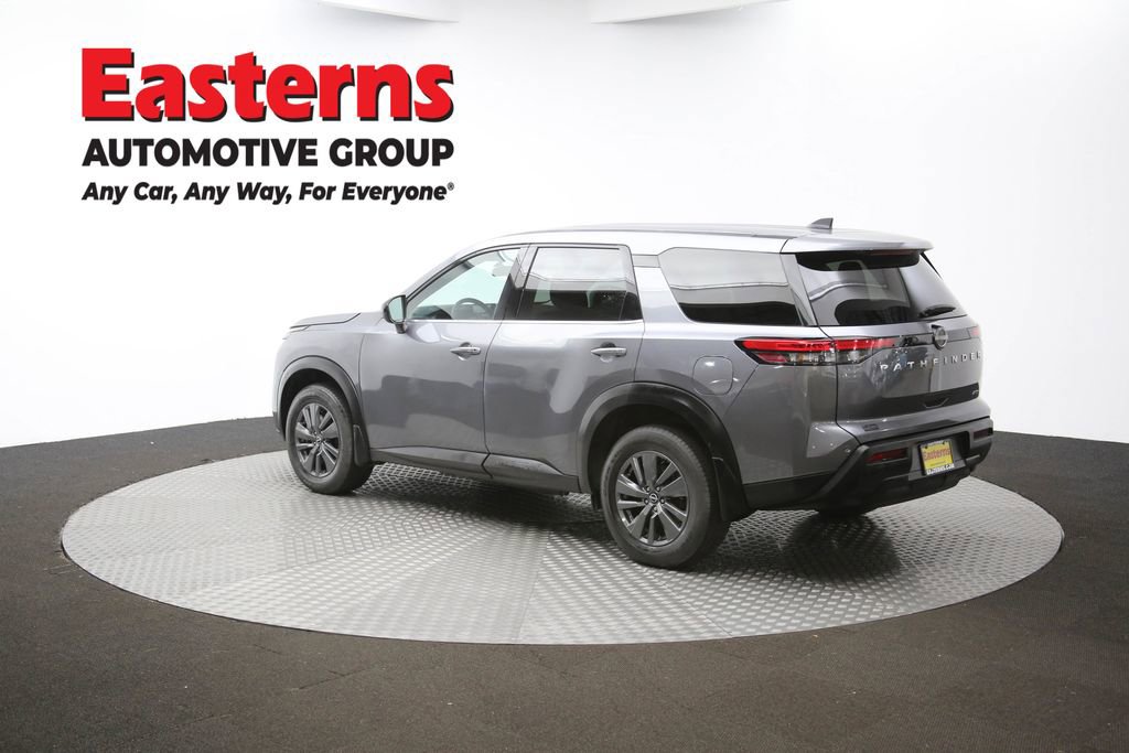 Used 2024 Nissan Pathfinder S image 59