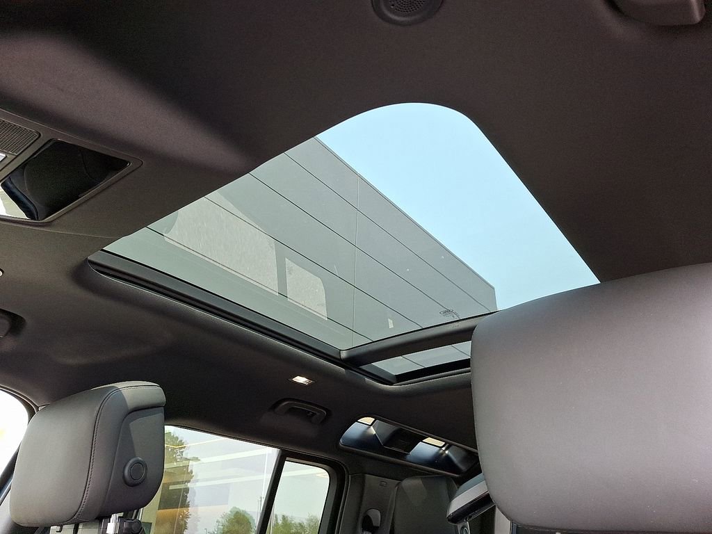 Certified 2025 Land Rover Defender 110 S AWD/4WD image 11