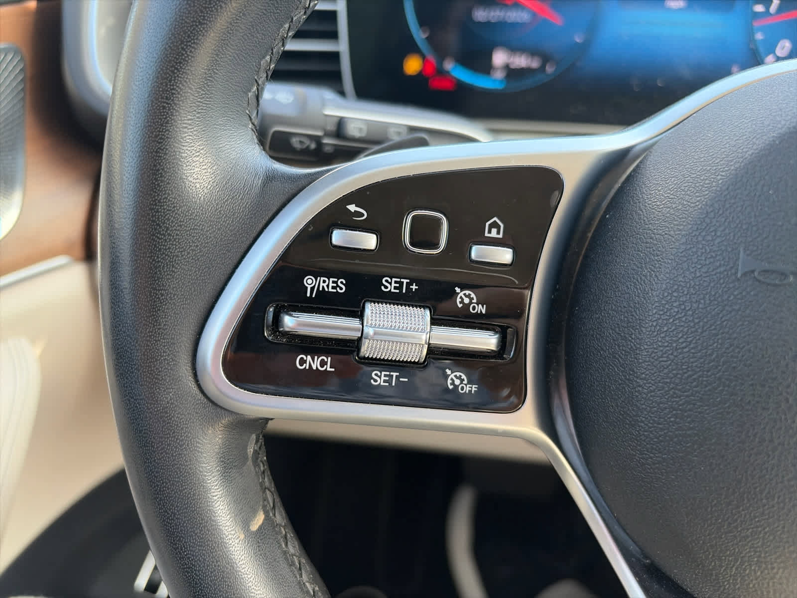 Used 2022 Mercedes-Benz GLE 350 4MATIC image 15