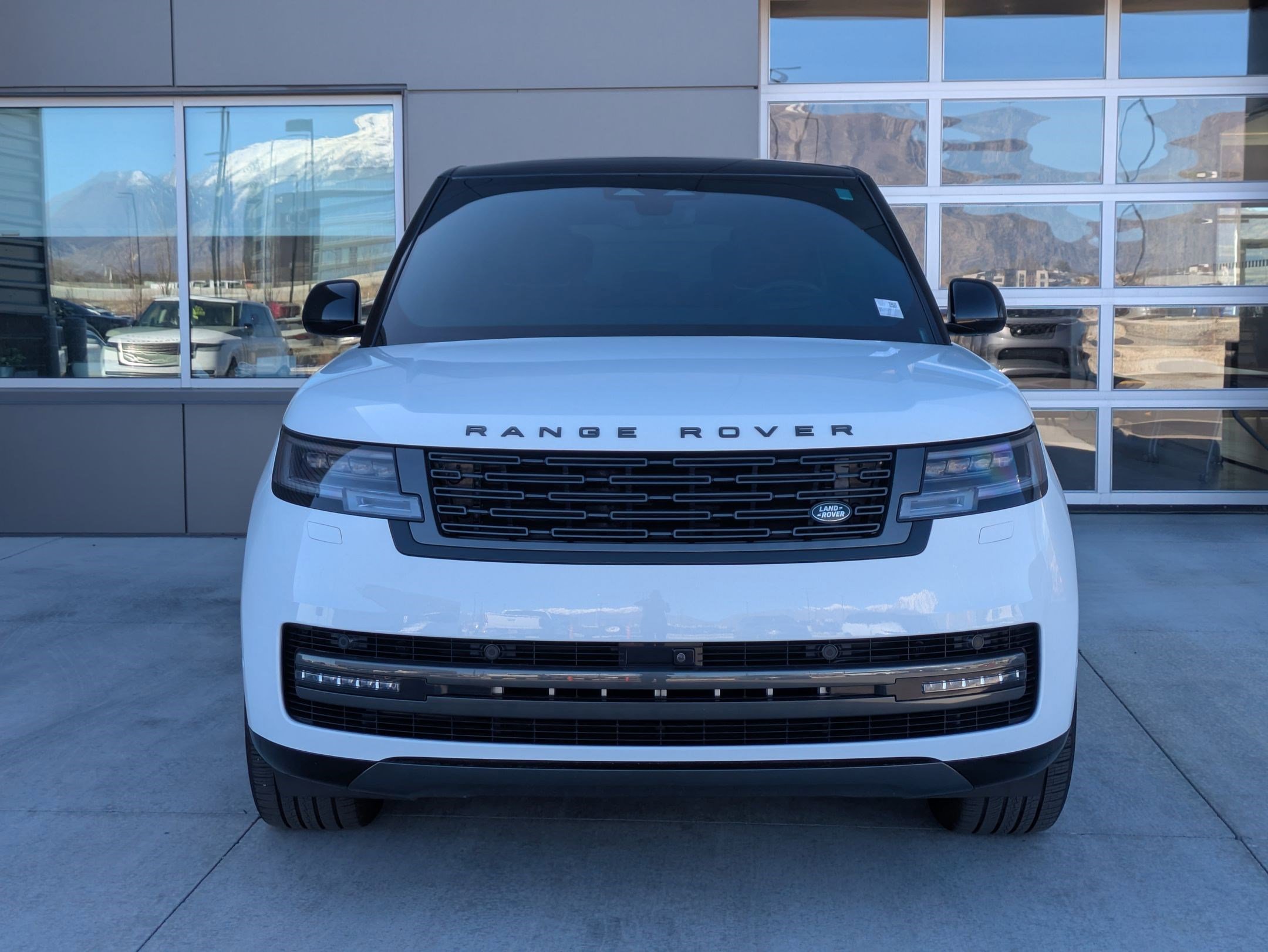 Certified 2024 Land Rover Range Rover Autobiography image 2