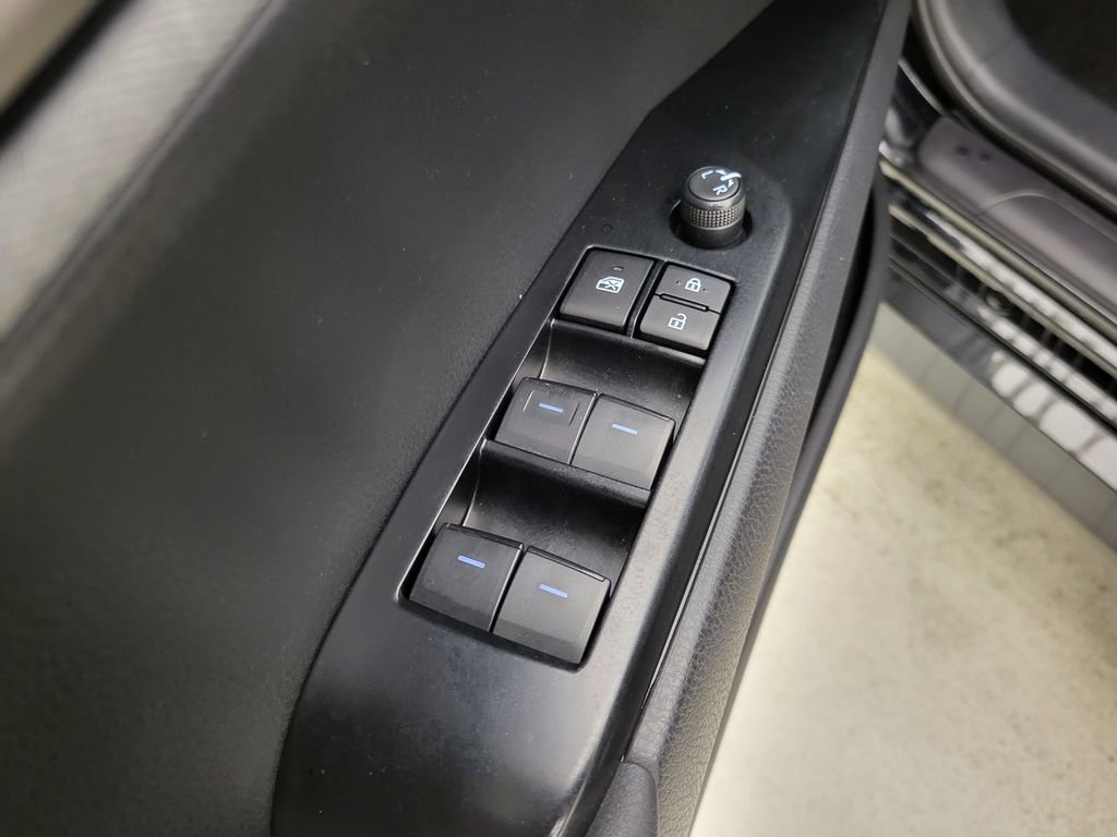 Used 2025 Toyota Camry LE image 23