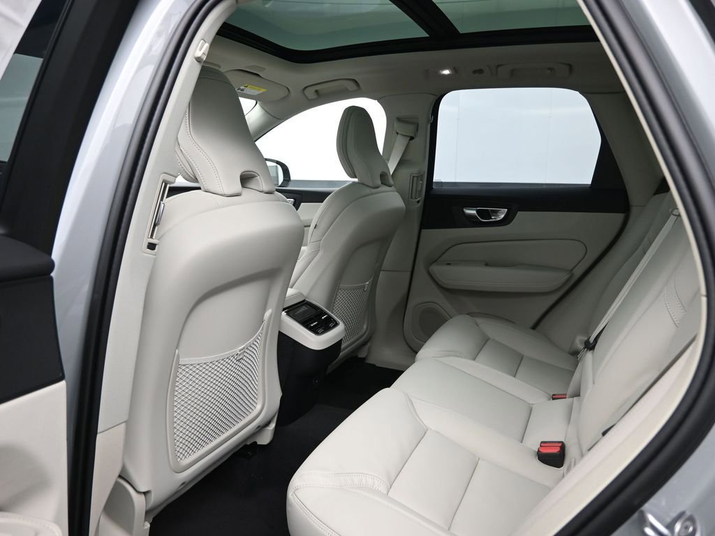 New 2026 Volvo XC60 B5 Ultra w/ Protection Package Premier image 20