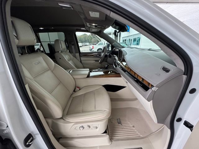 Used 2022 Cadillac Escalade Sport Platinum w/ Heavy-Duty Trailer Package image 17