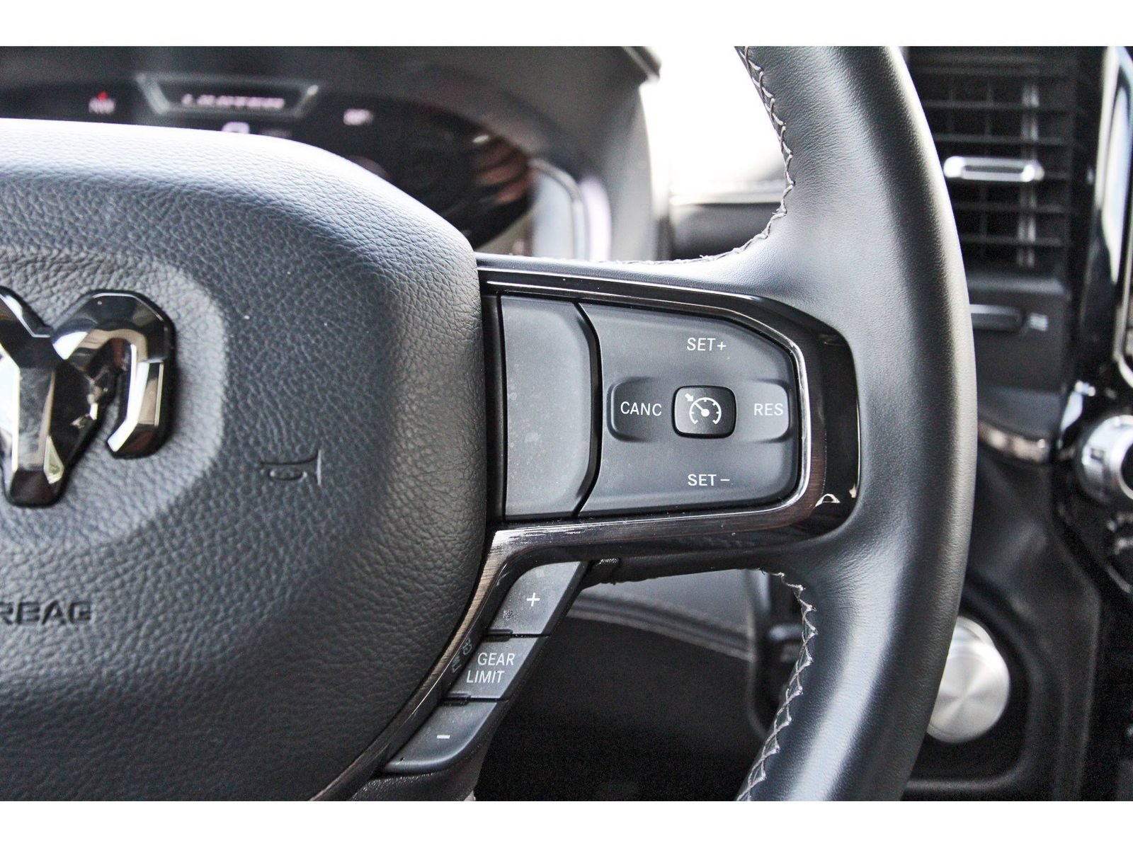 Used 2023 RAM 1500 Limited w/ Body Color Bumper Group AWD/4WD image 25