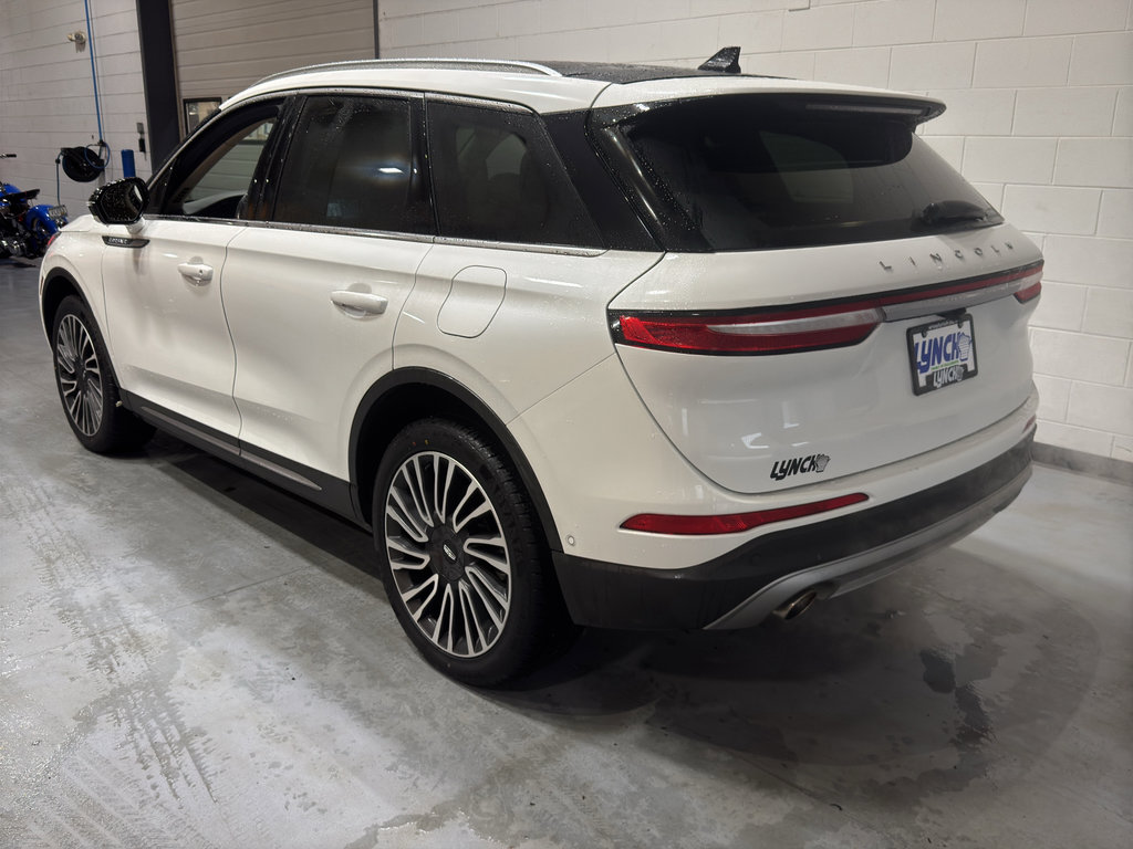 Used 2022 Lincoln Corsair Reserve w/ Equipment Group 201A image 3