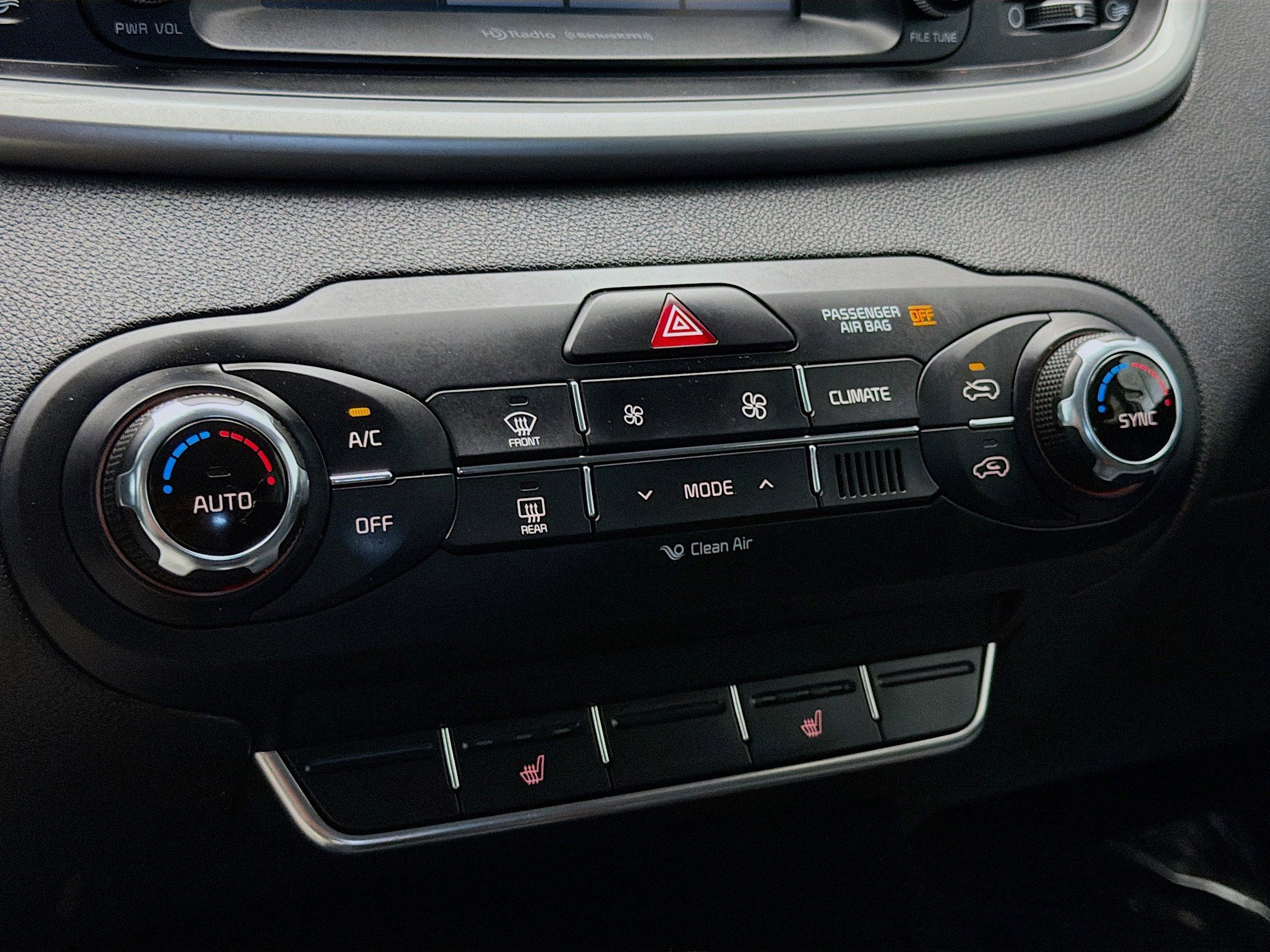 Used 2018 Kia Sorento LX image 10