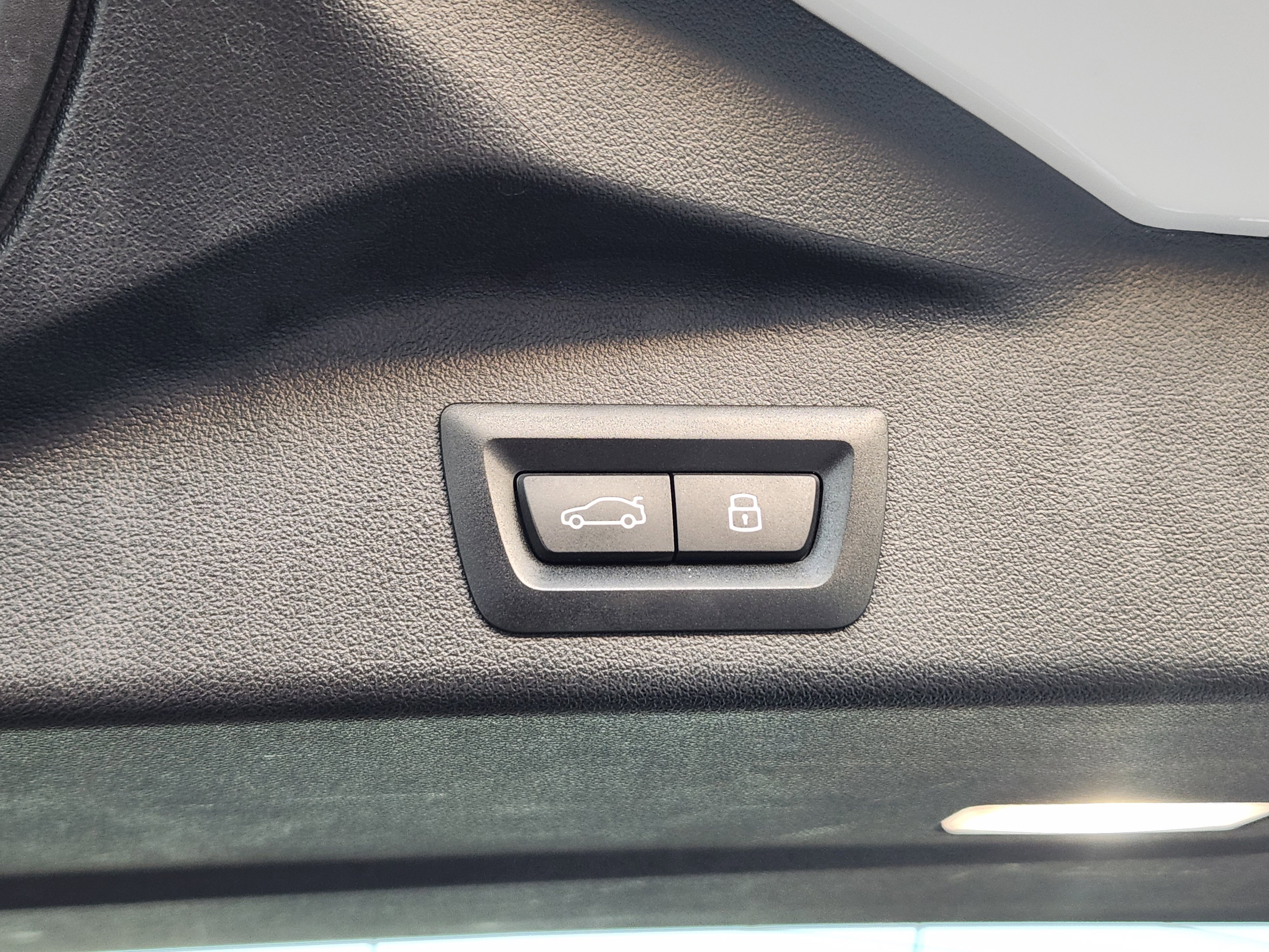 Used 2024 BMW X5 xDrive50e image 40