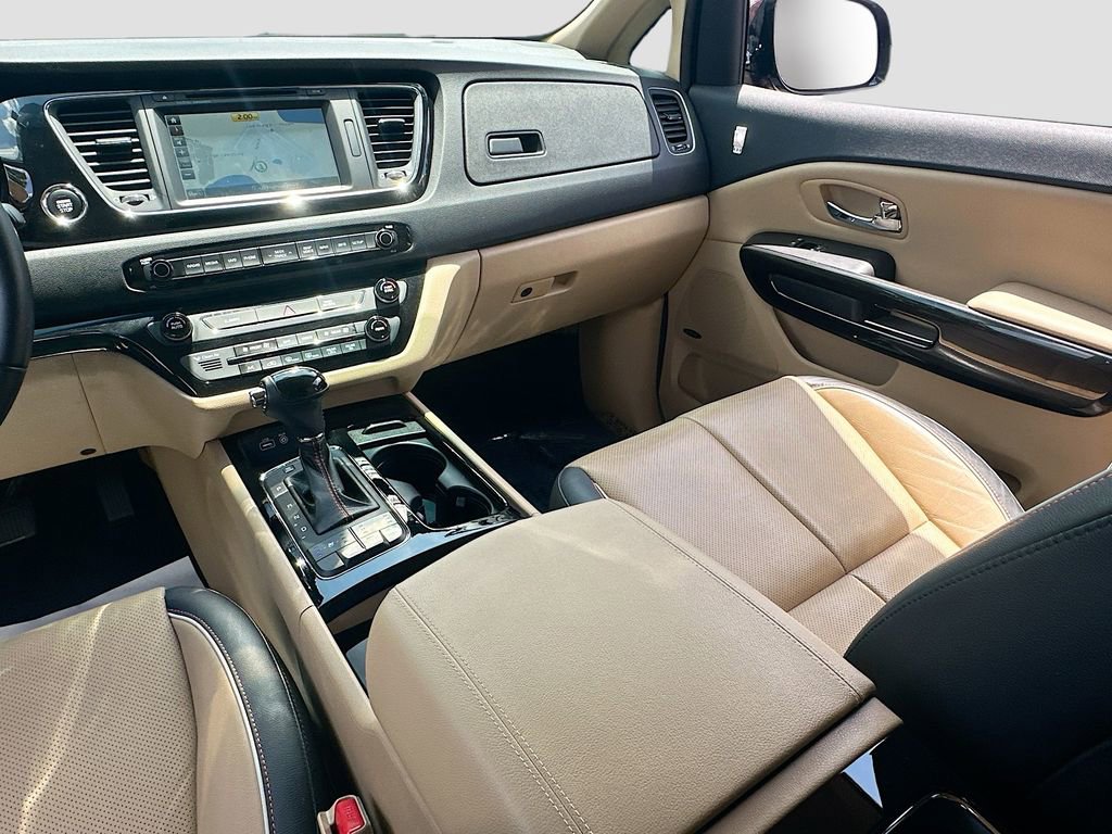 Used 2016 Kia Sedona SX FWD image 24