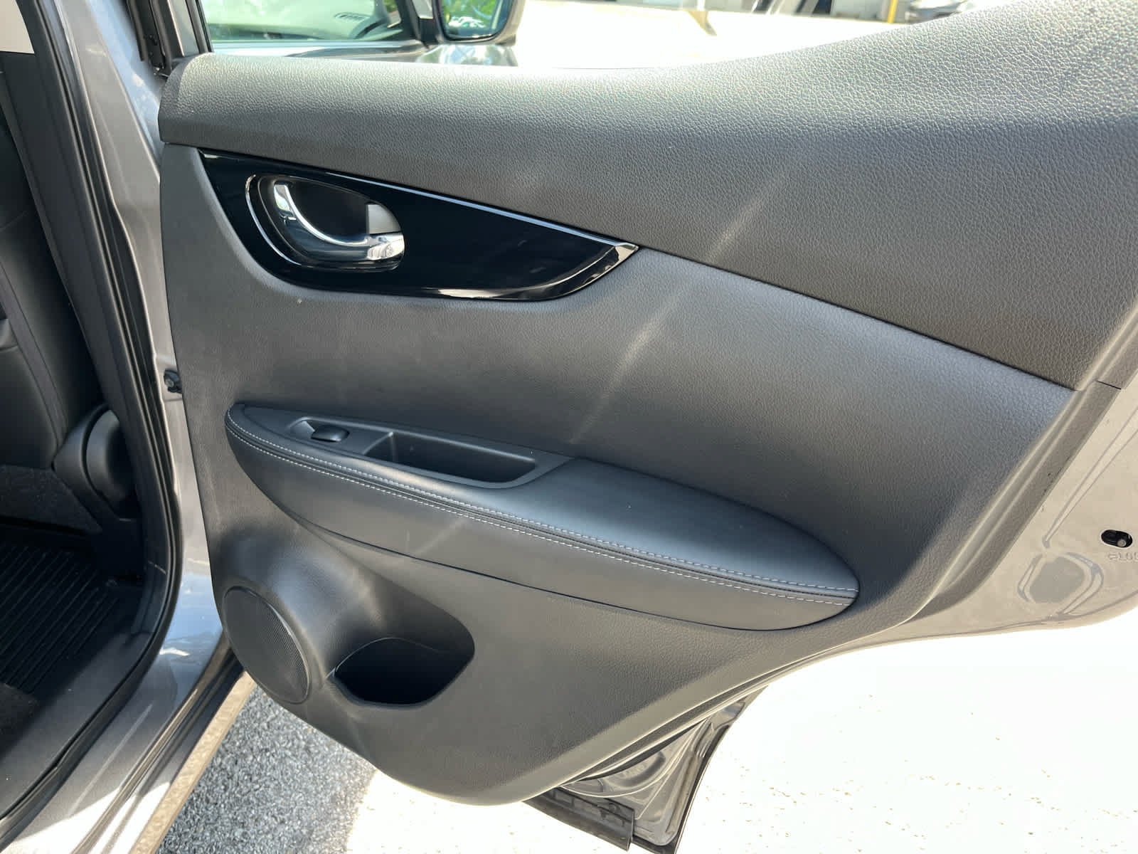 Used 2022 Nissan Rogue Sport SL AWD/4WD image 30