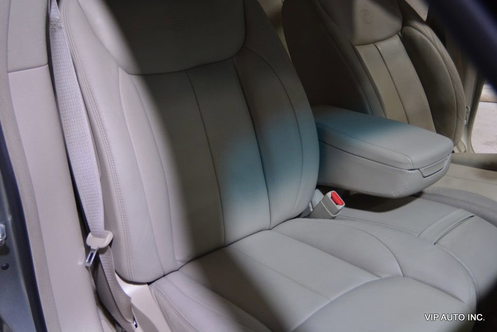 Used 2007 Cadillac DTS Luxury I w/ Trunk Convenience Package image 16
