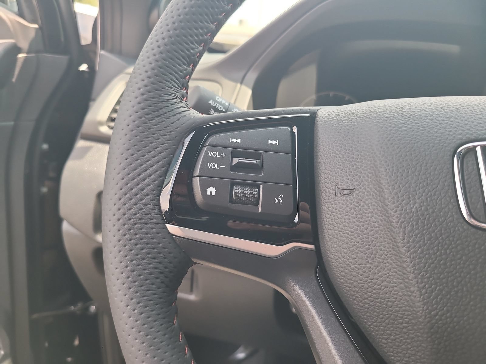 New 2026 Honda Ridgeline Black Edition image 14