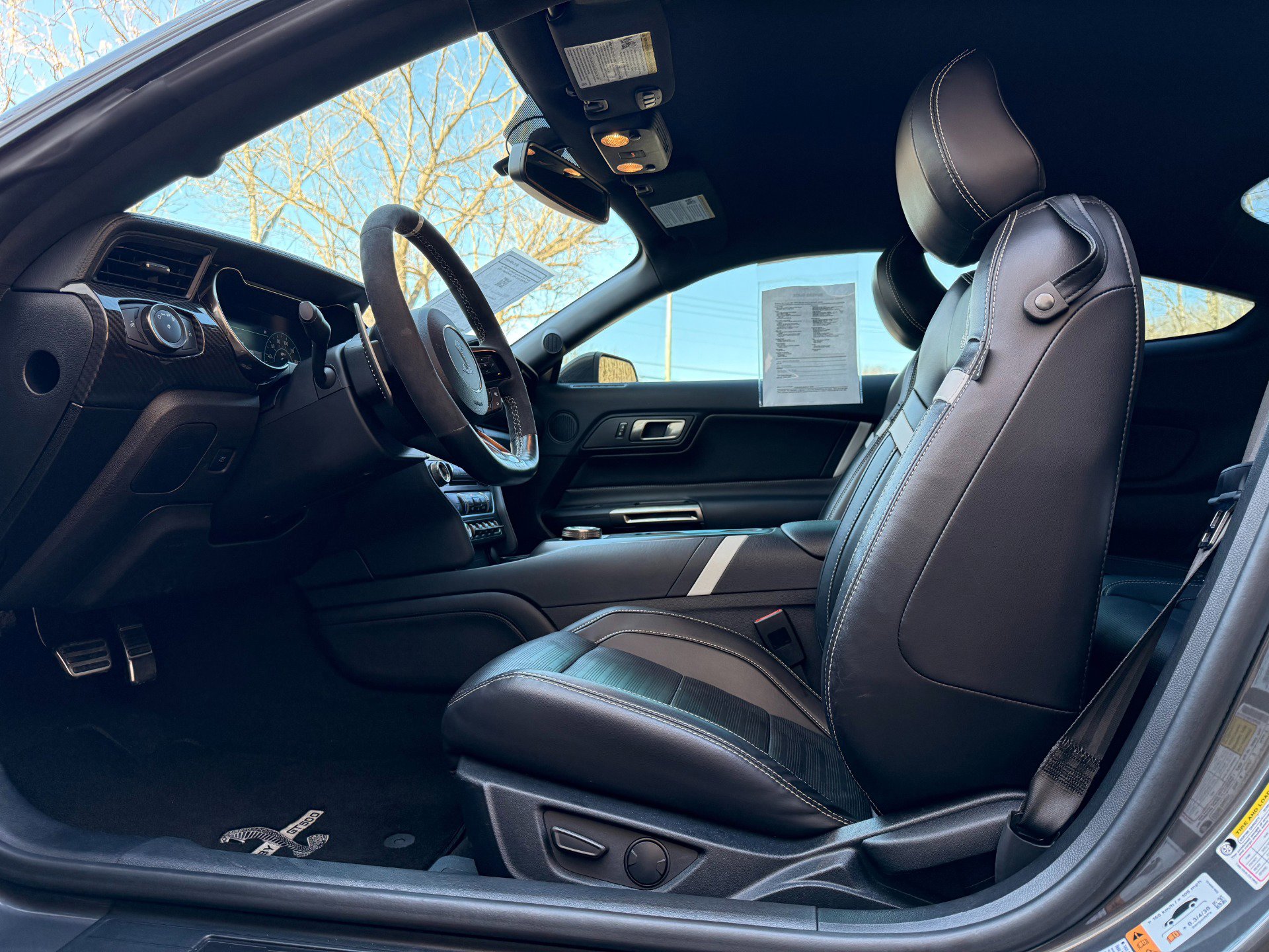 Used 2021 Ford Mustang Shelby GT500 w/ Technology Package image 9