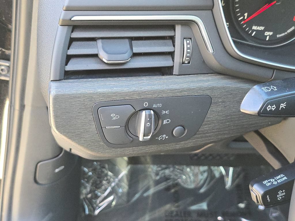 Used 2019 Audi A4 2.0T Premium FWD image 32