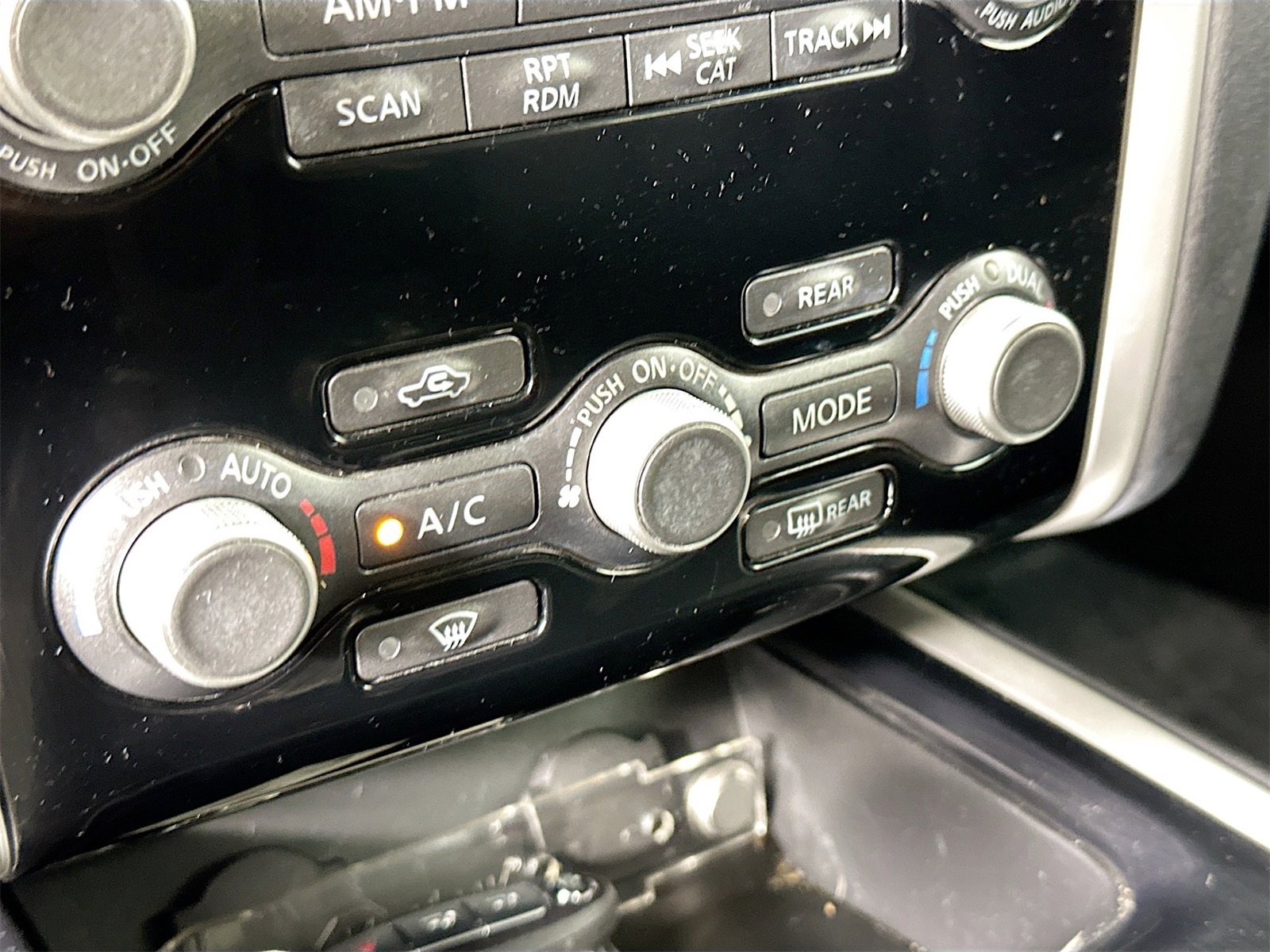 Used 2013 Nissan Pathfinder SV image 16