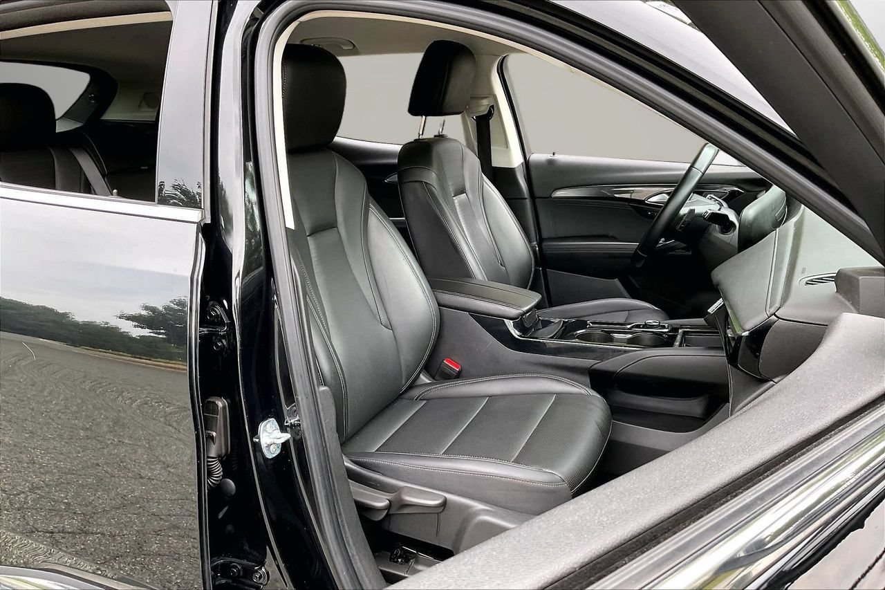 Used 2024 Buick Envision Preferred AWD/4WD image 23