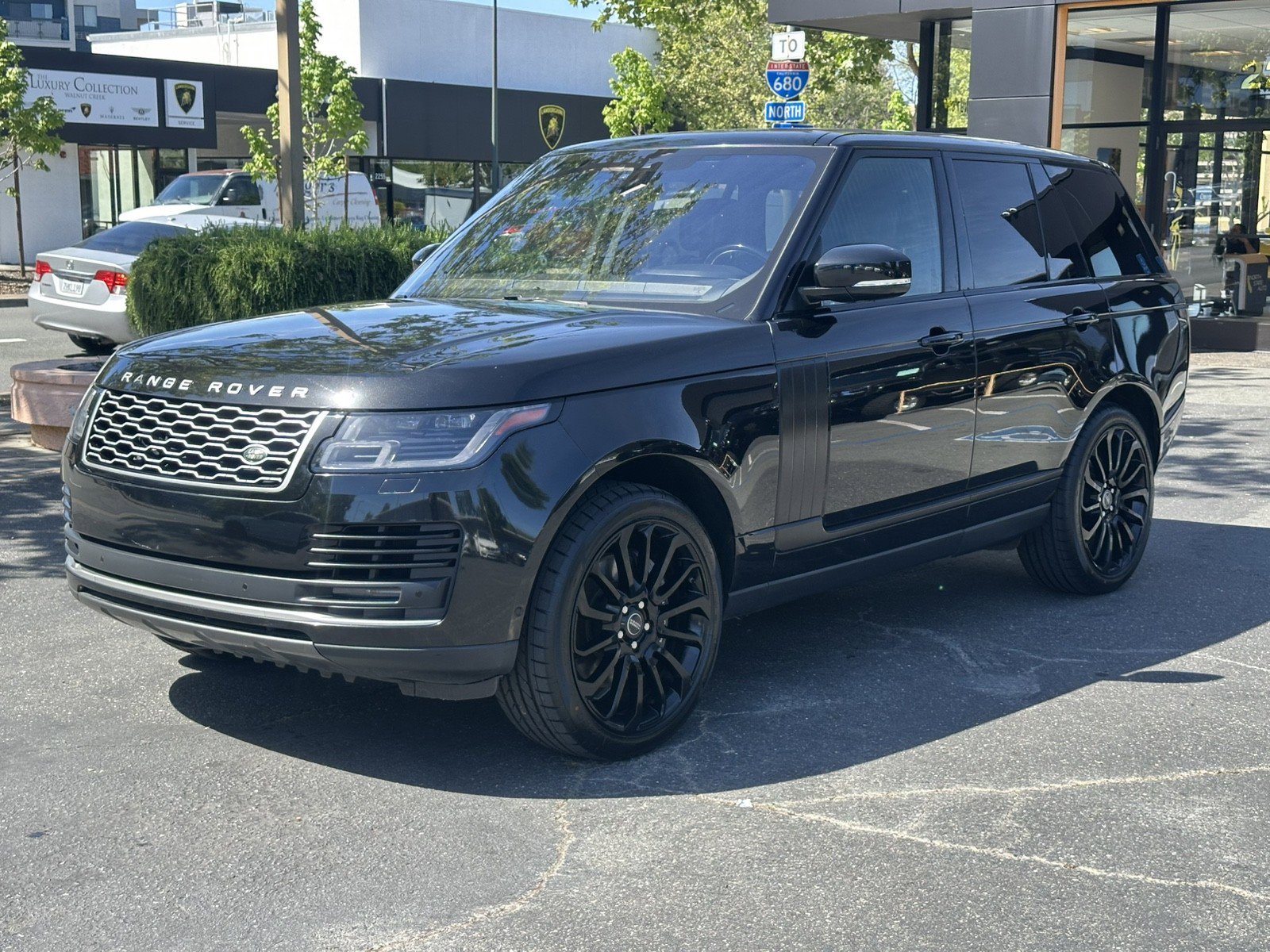 Used 2018 Land Rover Range Rover HSE image 3