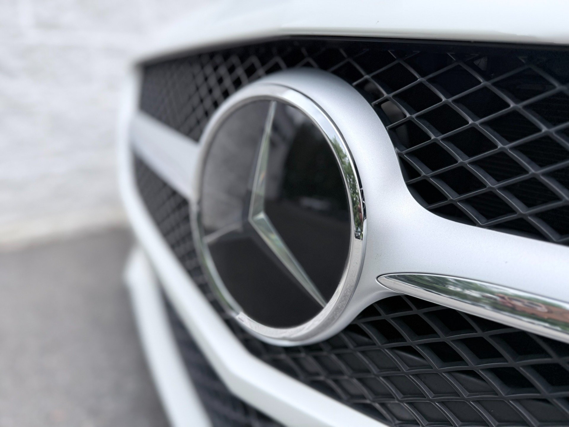 Used 2015 Mercedes-Benz SL 550 image 11