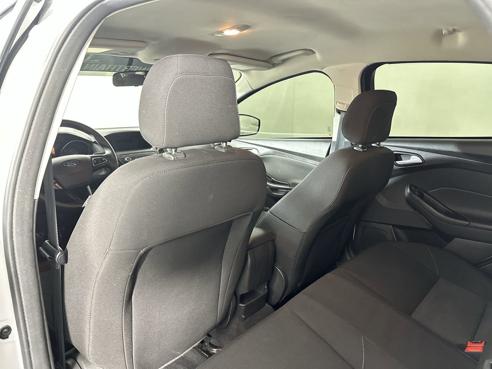 Used 2018 Ford Focus SE FWD image 24