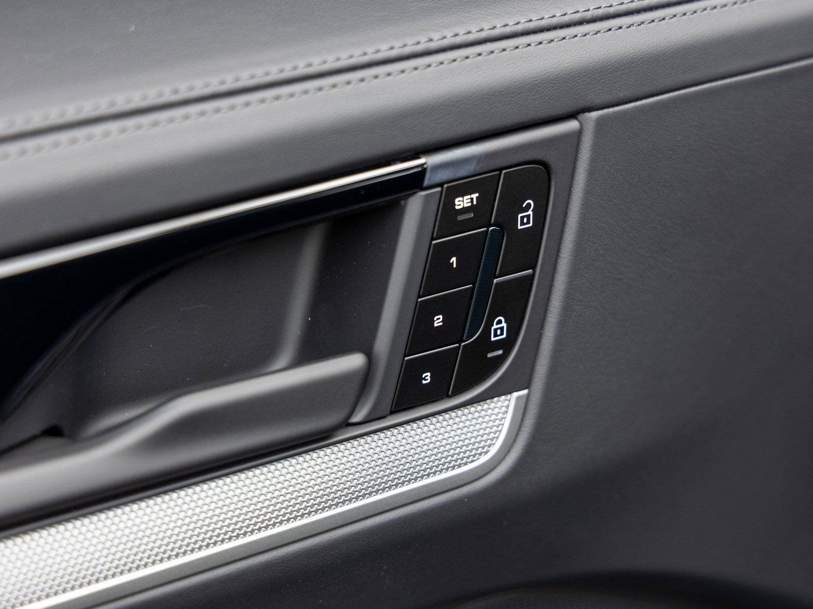 New 2026 Porsche Cayenne Coupe image 22