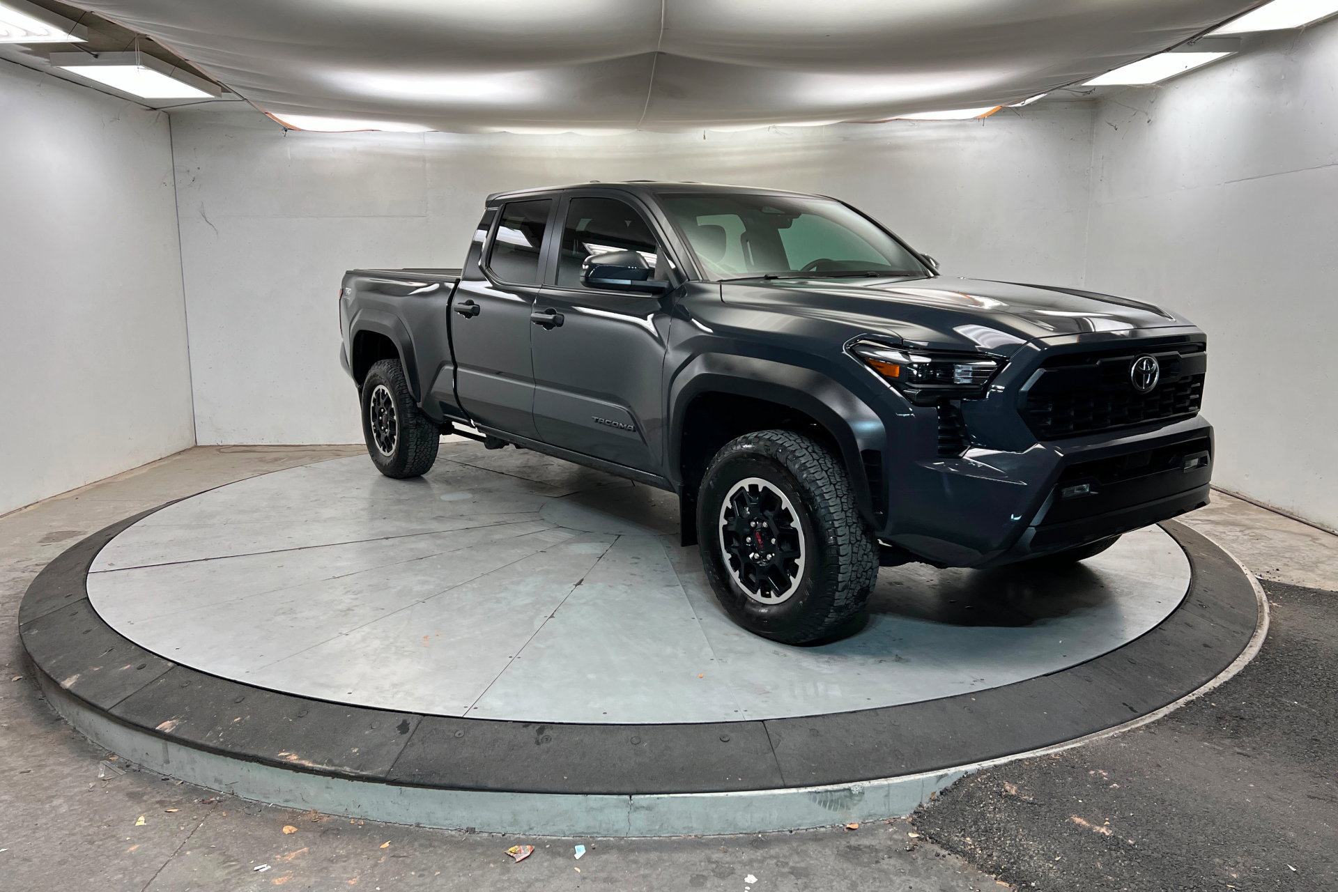Used 2024 Toyota Tacoma TRD Off-Road image 7