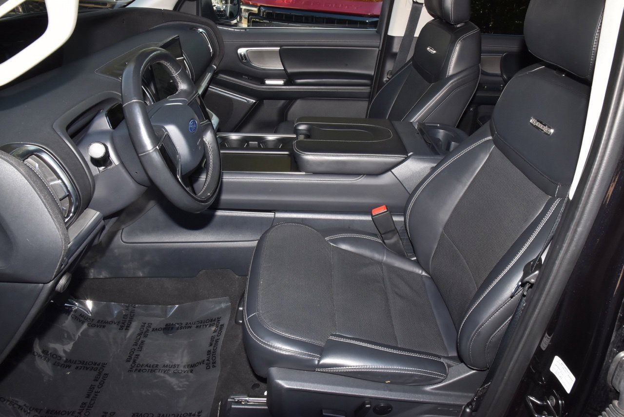 Used 2025 Ford Expedition Max Platinum AWD/4WD image 13