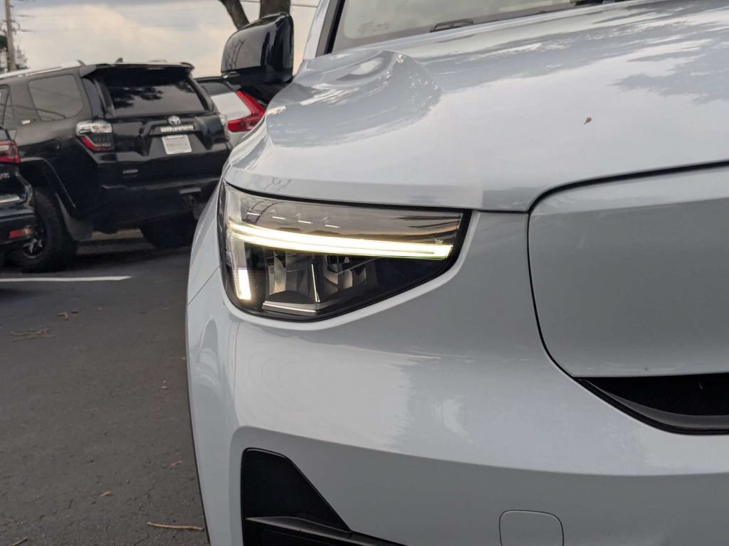 Certified 2024 Volvo C40 Recharge Core AWD/4WD image 10