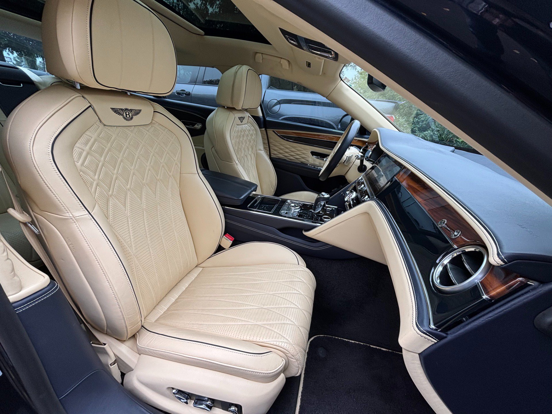 Used 2021 Bentley Flying Spur V8 AWD/4WD image 26
