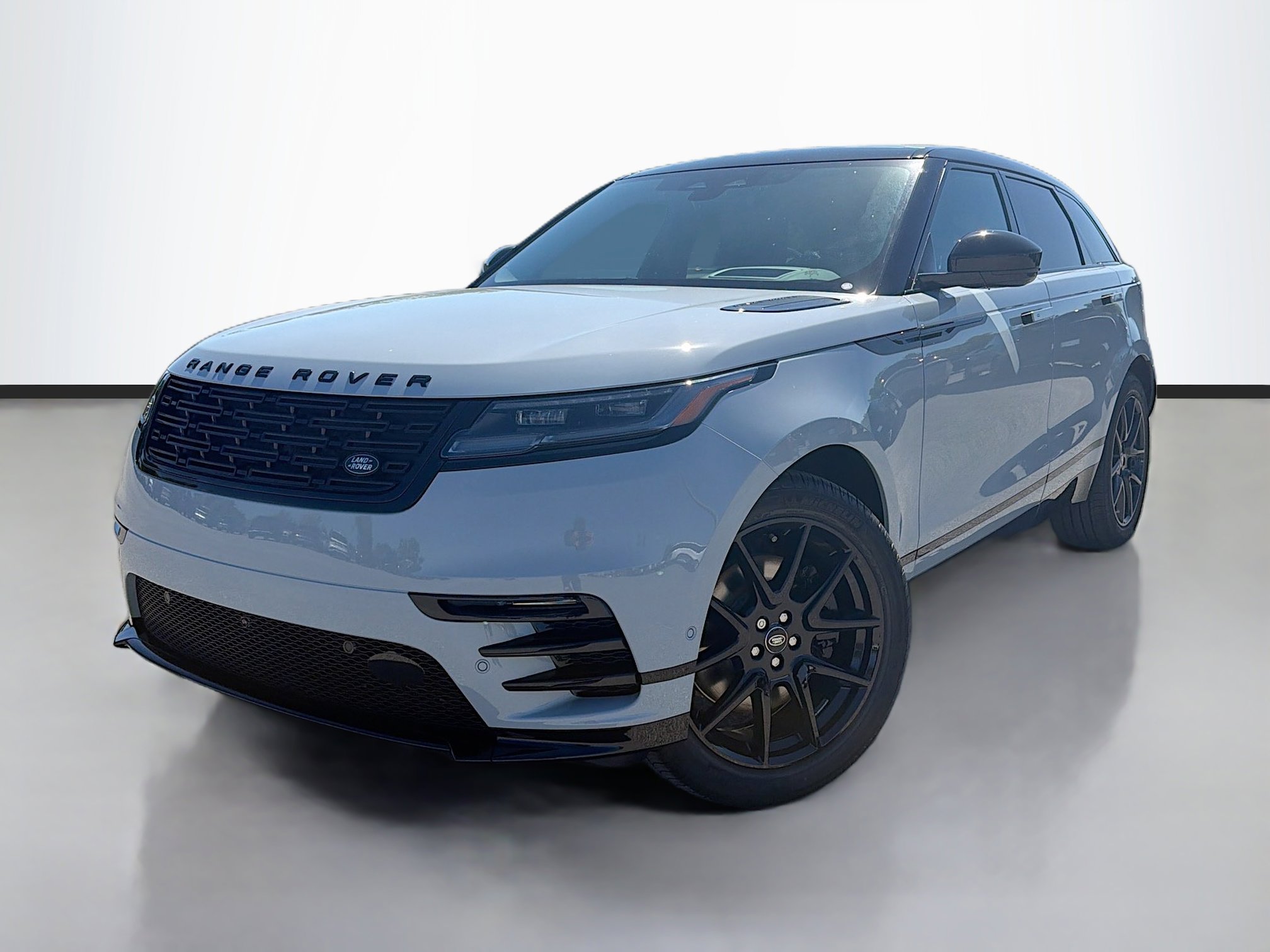 New 2026 Land Rover Range Rover Velar Dynamic SE image 1