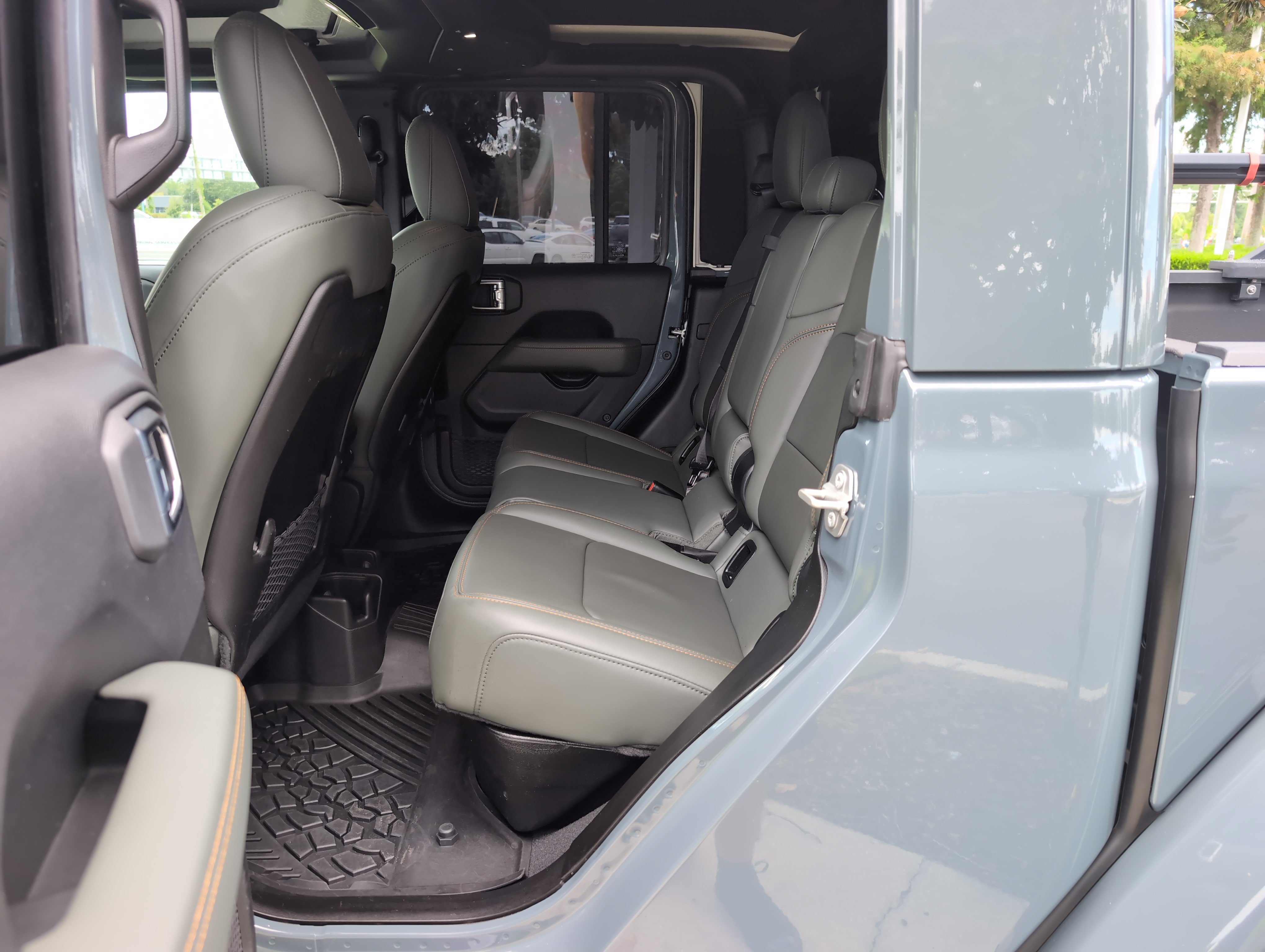 Used 2024 Jeep Gladiator Mojave AWD/4WD image 31