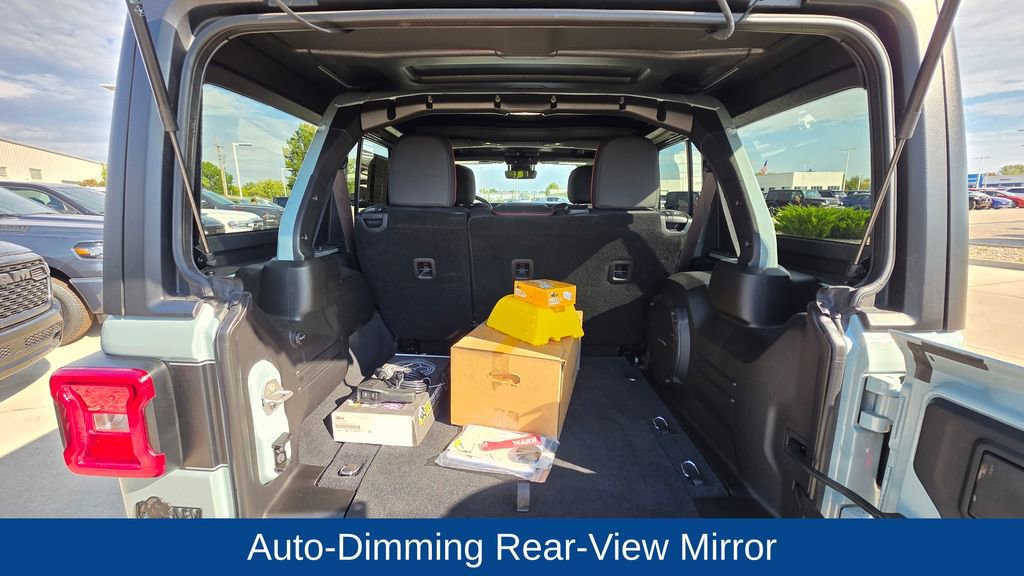 Used 2024 Jeep Wrangler Unlimited Rubicon w/ Technology Group image 19