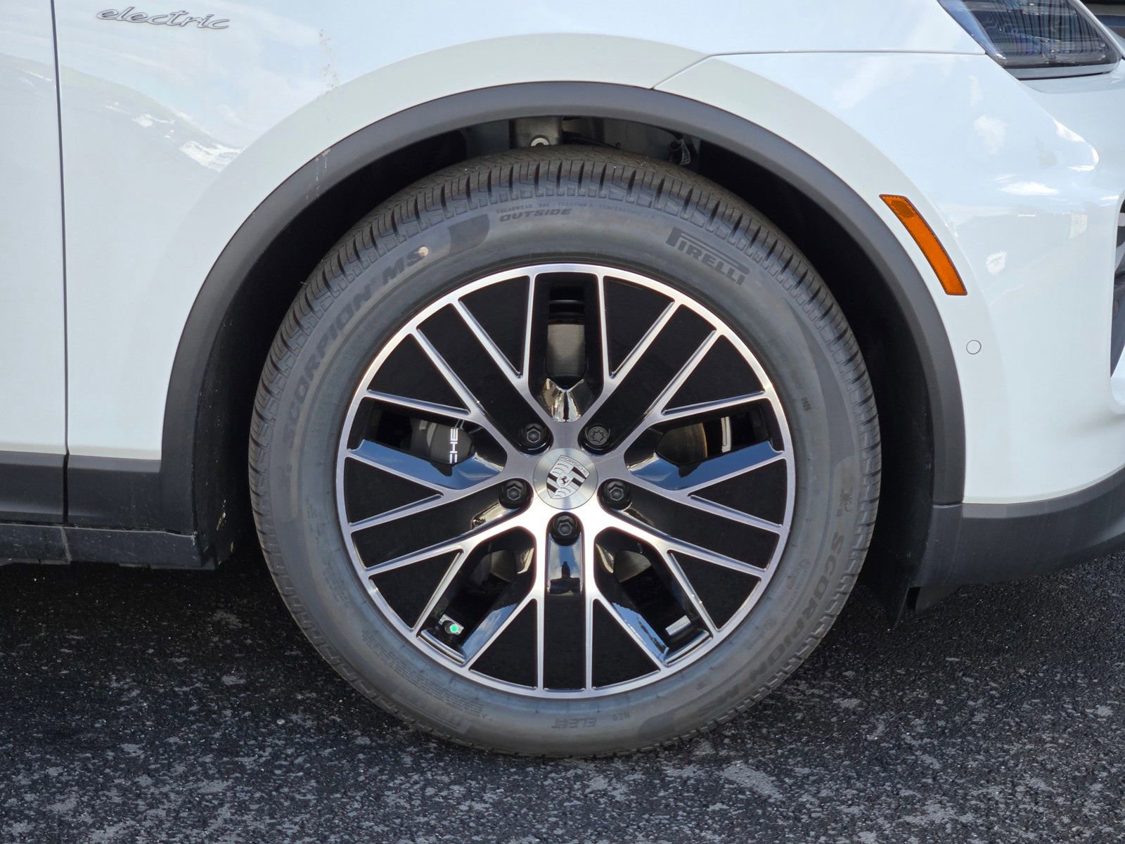 New 2026 Porsche Macan Electric RWD image 11