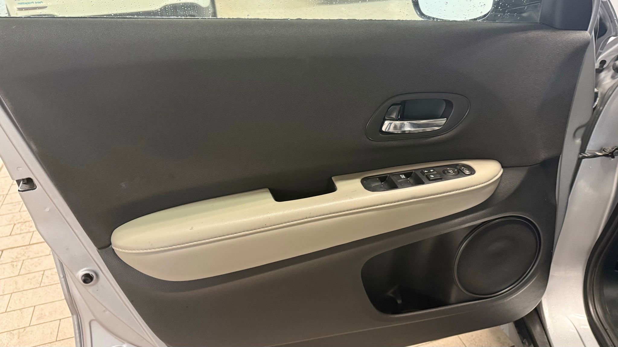 Used 2021 Honda HR-V LX image 24