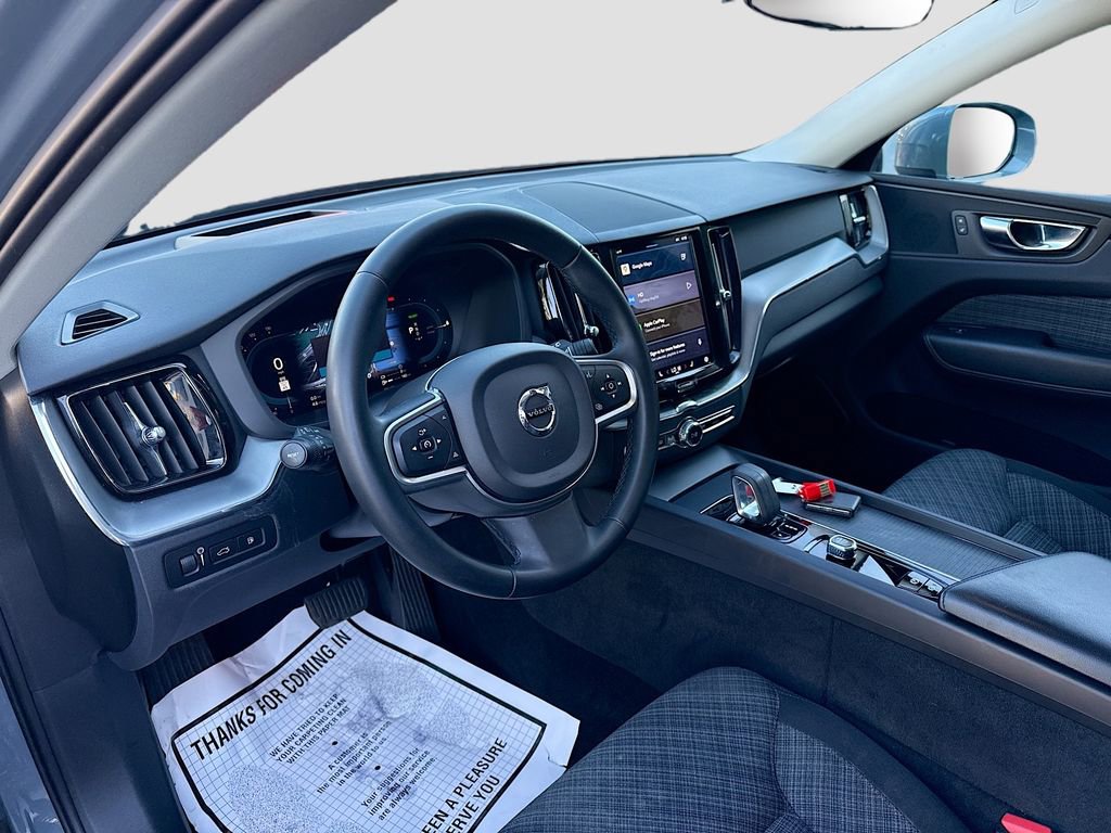 Used 2022 Volvo XC60 T8 Inscription Expression image 10