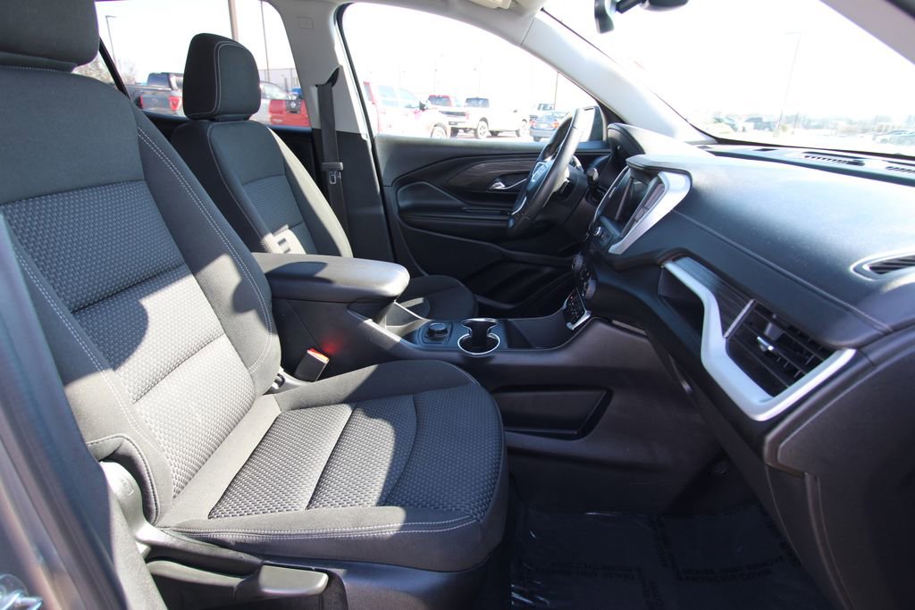 Used 2024 GMC Terrain SLE image 8