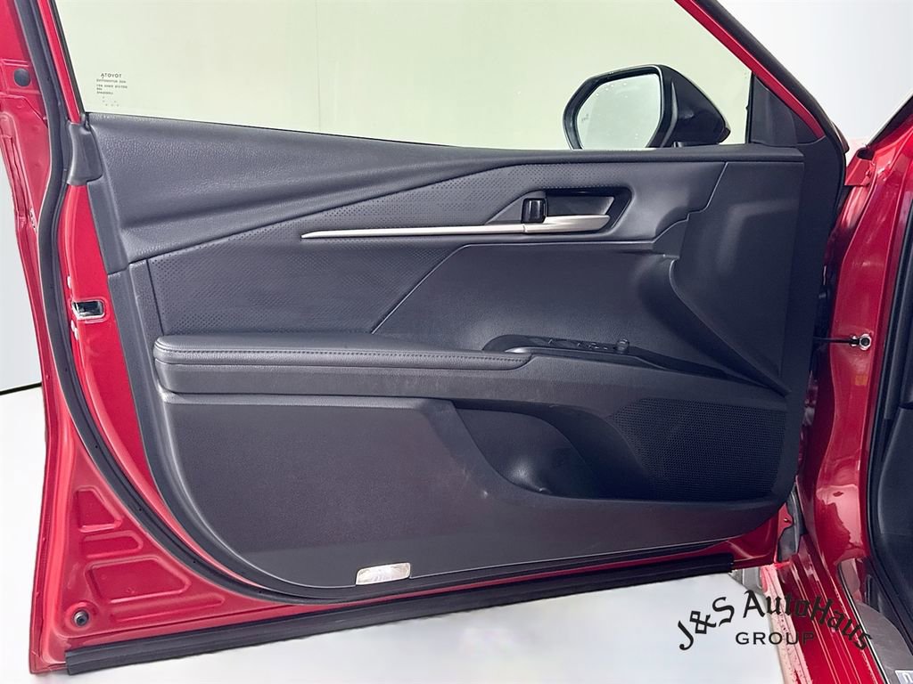 Used 2025 Toyota Camry XSE image 22