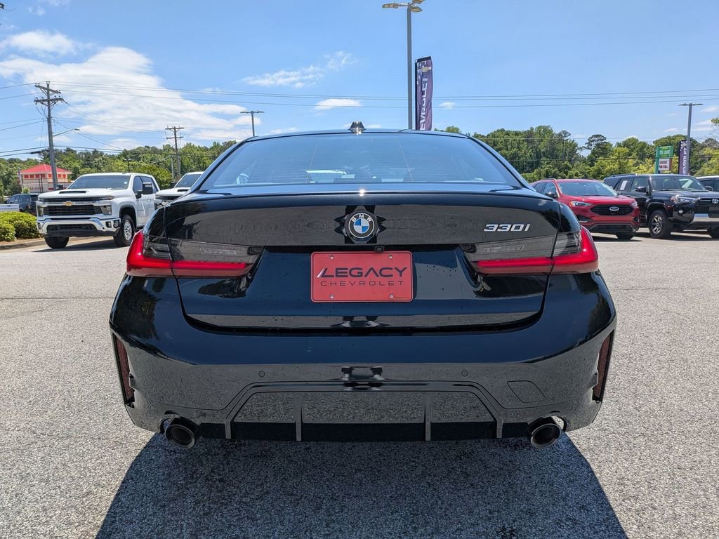 Used 2025 BMW 330i Sedan w/ M Sport Package RWD image 7