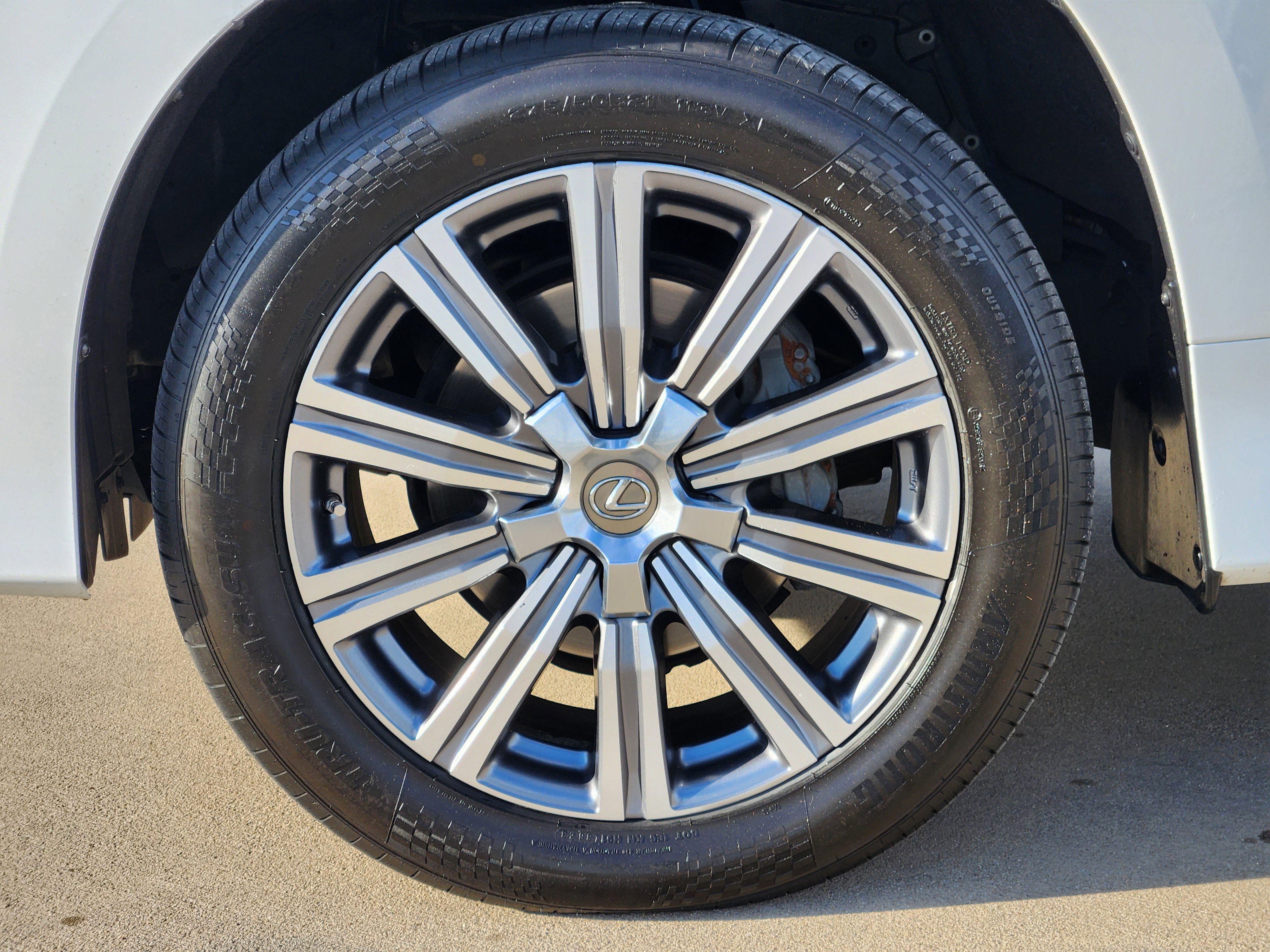 Used 2016 Lexus LX 570 4WD image 15