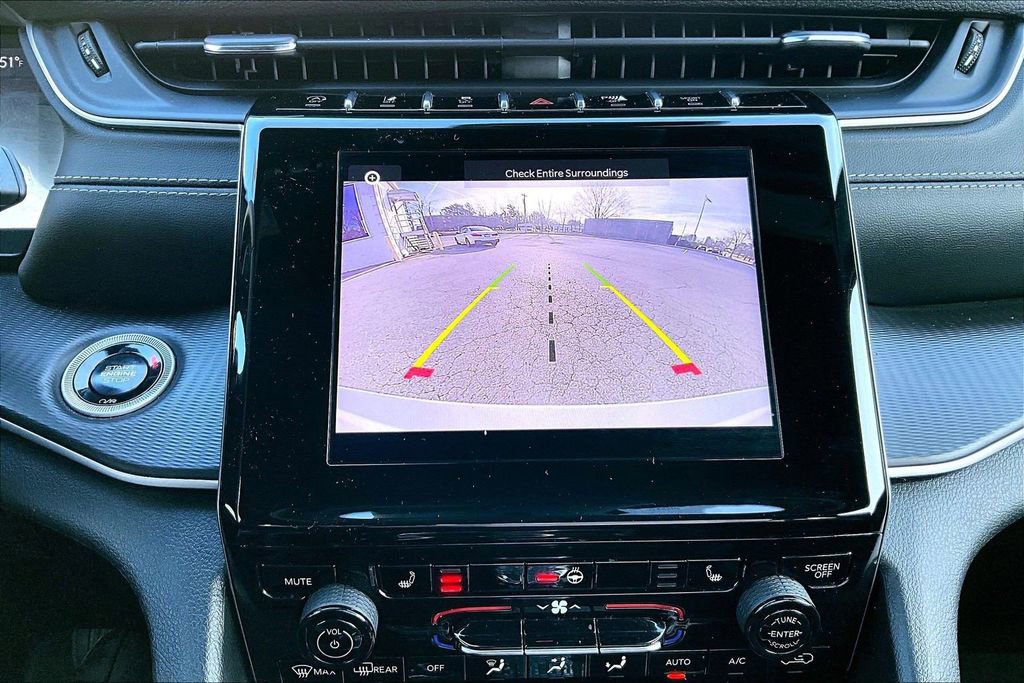 Used 2024 Jeep Grand Cherokee L Laredo image 12