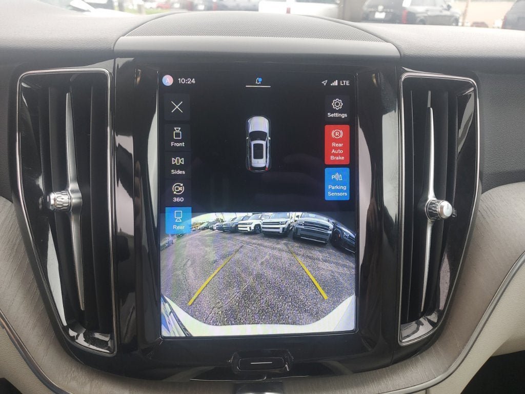 Used 2023 Volvo XC60 B5 Plus FWD image 28
